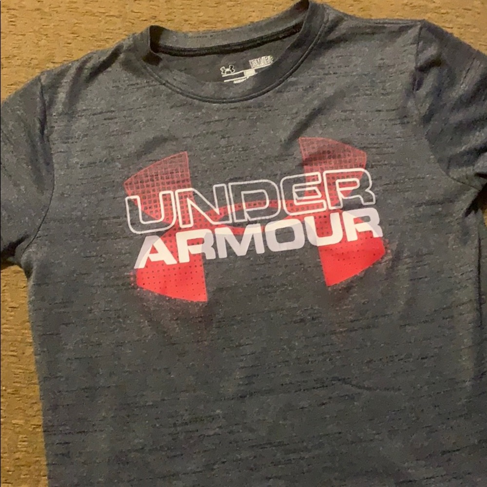 Boys Under Armour t-shirt